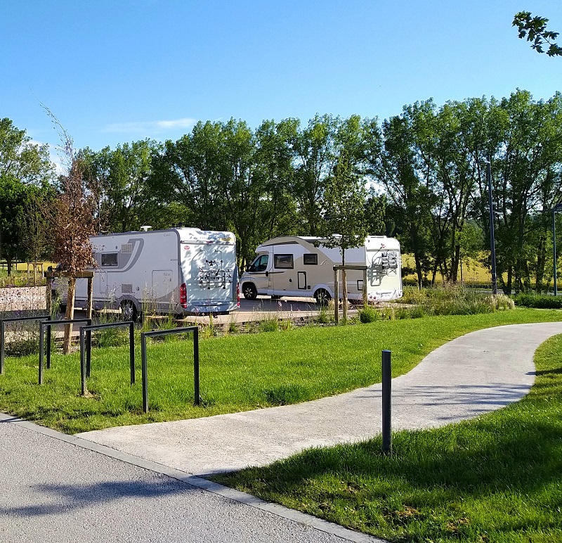 Aire De Stationnement De Grenade Grenade Tourisme Des Hauts Tolosans