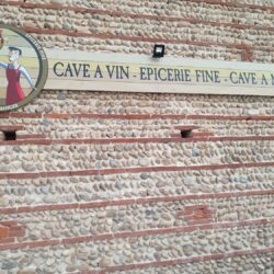 cave-carton-rouge-250x250