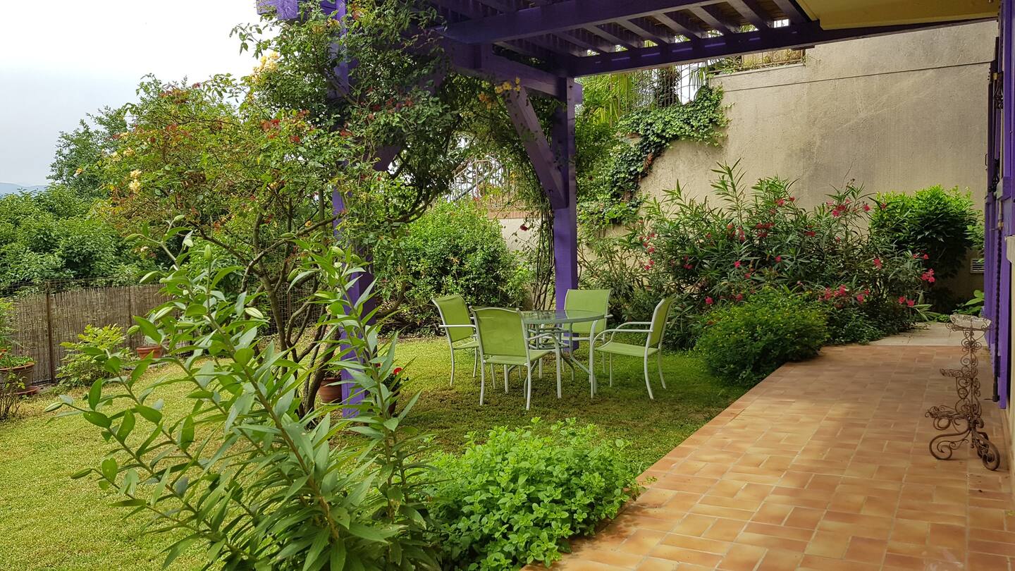 APPARTEMENT MONTREJEAU CHEZ PIERRETTE