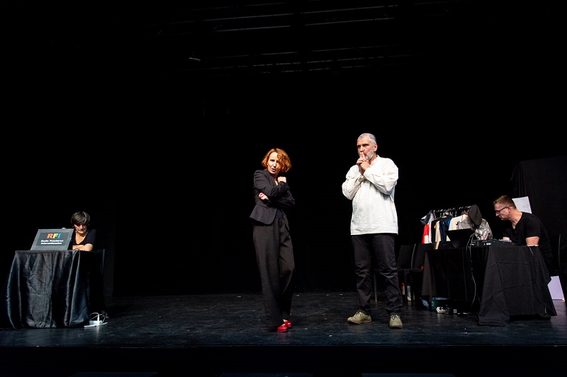 cie_mots_a_coulisses_spectacle_migrants©Guillemette_borda_sylvand