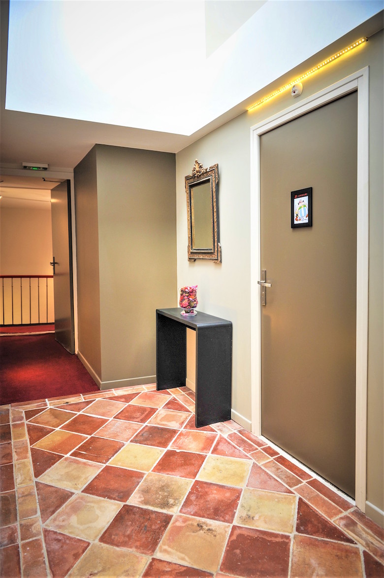 couloir 3 eme etage - copie - ©HOTEL DES ARTS 