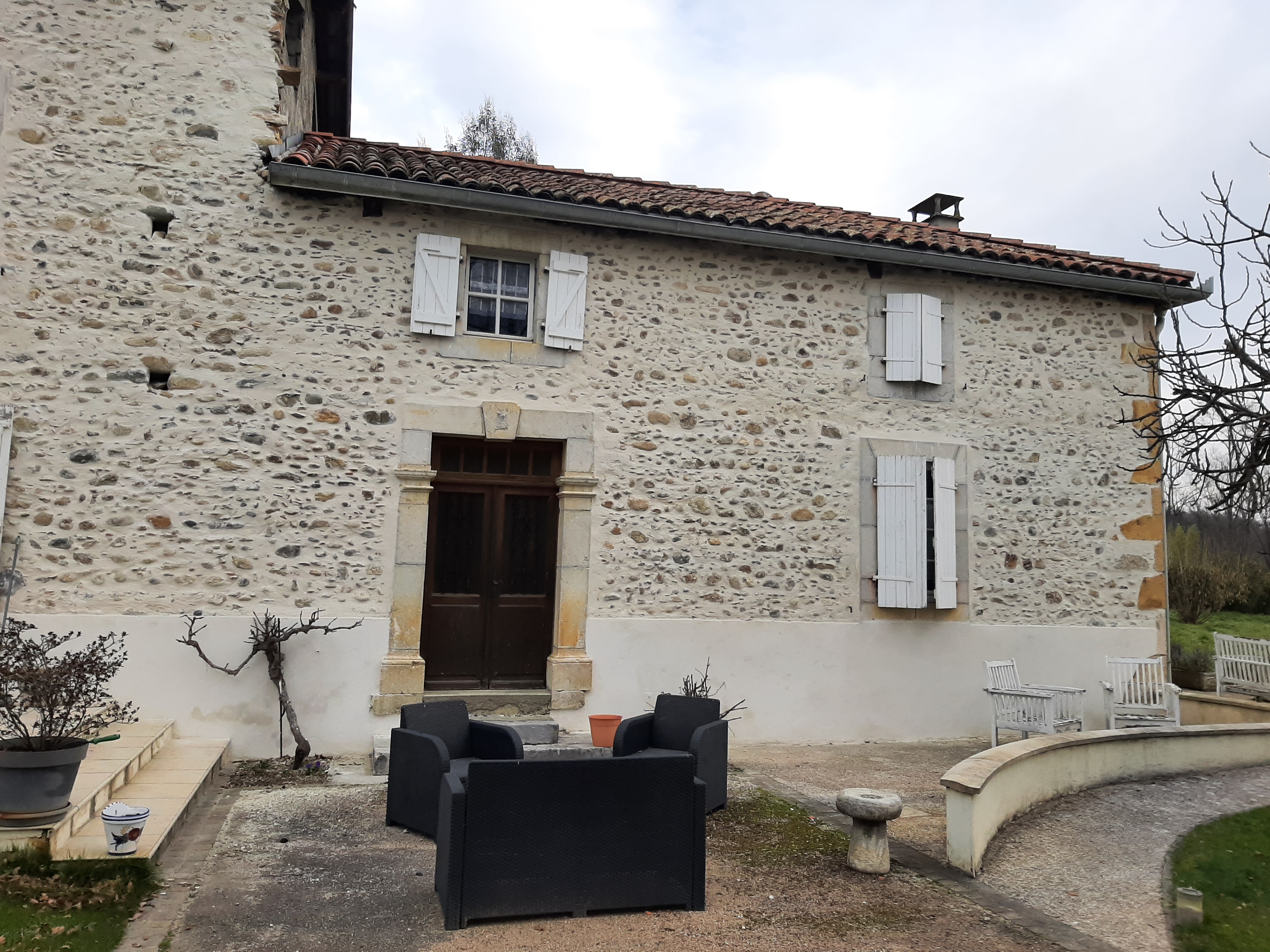 VUE SUR LES PYRENEES - LA TOURRETTE