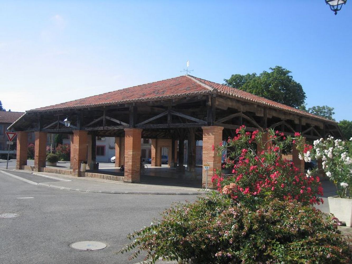 HALLE DU BURGAUD
