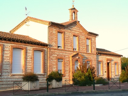 ©mairielavernoselacasse