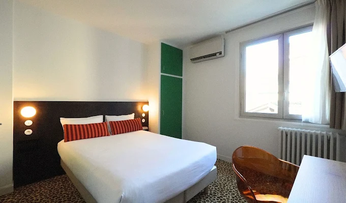 HOTEL LE MODERNE — photo 3