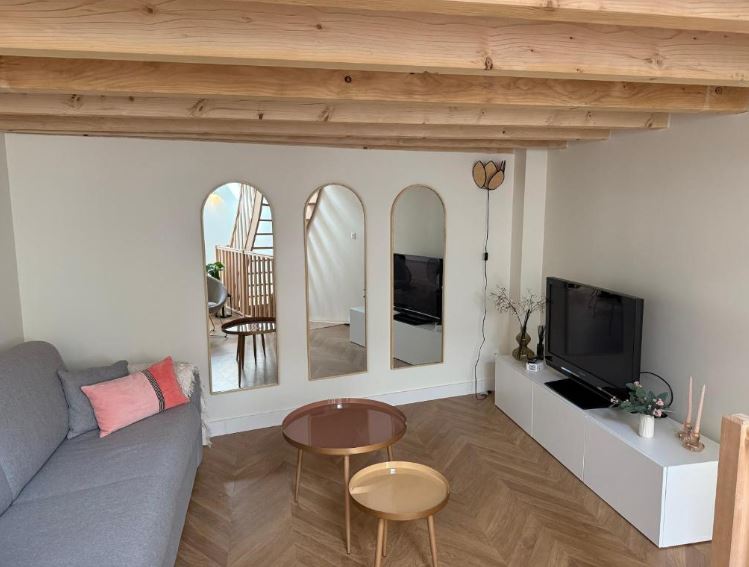 LA PARENTHESE NAILLOUSAINE