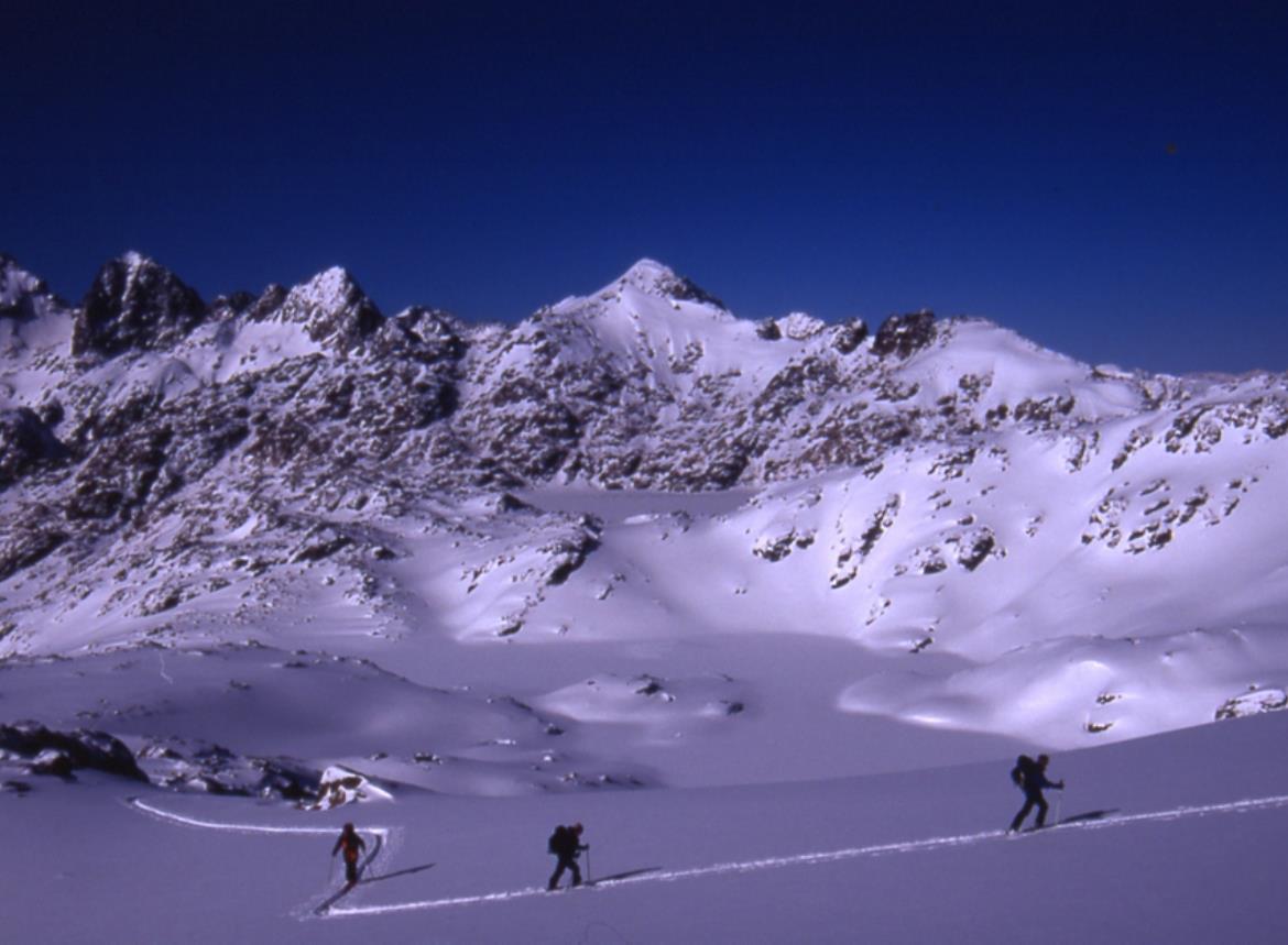 ski bureau guide BAGNERES DE LUCHON