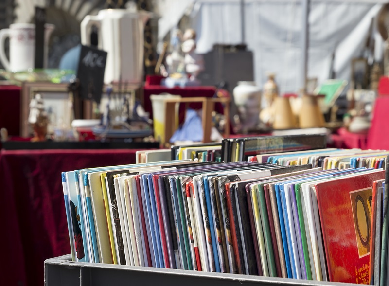 VIDE GRENIER, THIL